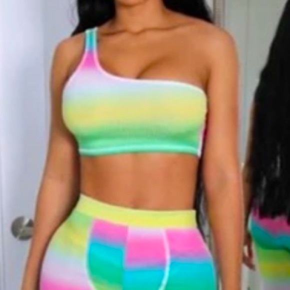 Tie Dye 1 Shoulder Crop Top/Sport Bra & Boyfriend style Leggings outfit - Picture 5 of 6